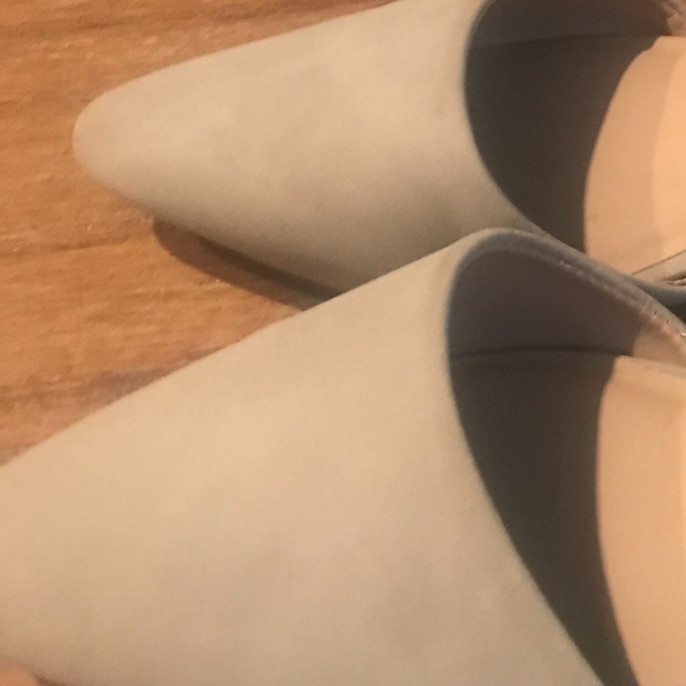 SOLD! Old Navy Creme Point-toe Flats, Size: 6 - Picture 5 of 6